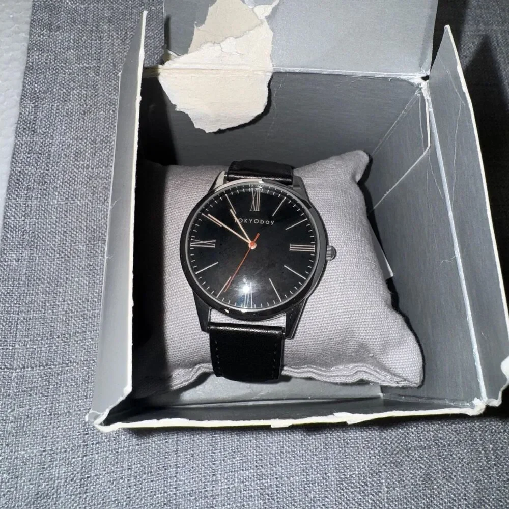 NWT Tokyo Bay Leather Mens Watch Analog Wrist Classic Minimalist Silver Black